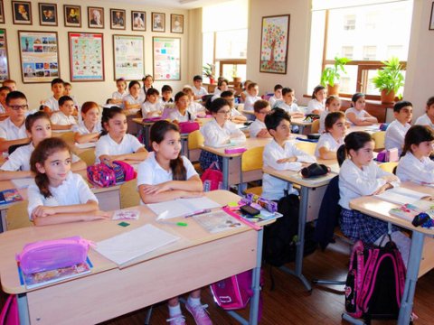 Məktəblərdə illərdir həllini tapmayan PROBLEM – Çıxış yolu varmı?