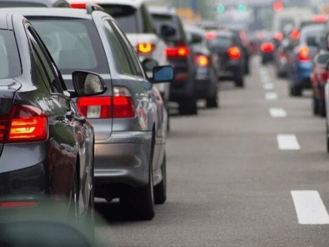 Bakıda tıxacların əsas SƏBƏBİ - Ekspert deputatla razılaşdı