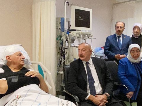 Prezident qəzaya düşən Türkiyə rəsmilərinə baş çəkdi - FOTOLAR