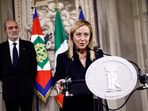 İtaliyanın ilk qadın baş naziri yeni hökumət qurur