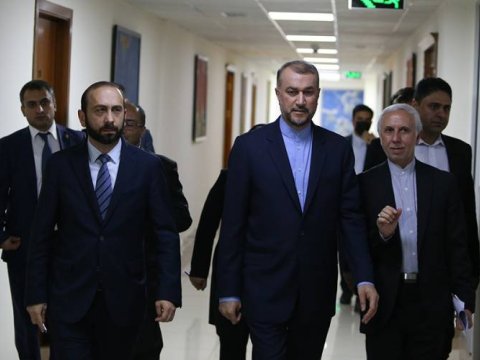  “Stəkanda fırtına” cəhdi – Ofsaytda qalan İran nə istəyir?