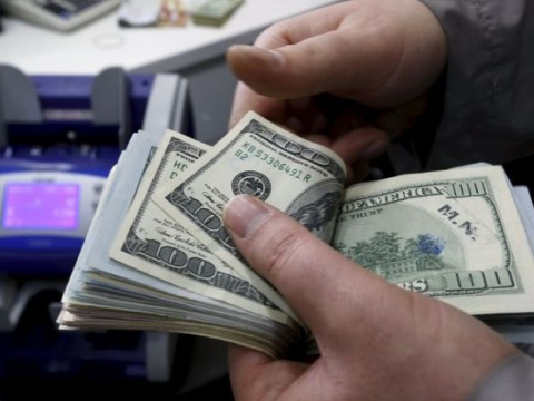 Dollar almaq istəyənlərin NƏZƏRİNƏ!