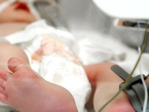 Ginekoloqun səhvinə görə körpə ölüb - Cinayət işi açılıb