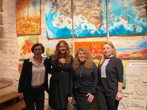 Azərbaycan Parisdəki sərgidə təmsil olunub