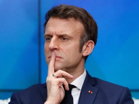 Makron Roma Papasından Putin və Baydenə zəng vurmağı xahiş etdi