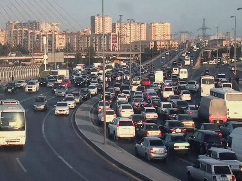 Ziya Bünyadov prospektində avtobus zolağı ÇƏKİLİR