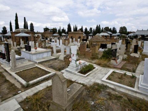 “Anam sizə əmanətdir” - Qəbiristanlıqda intihar edən gəncin SON SÖZÜ