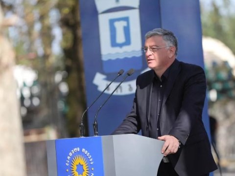 Oğlu qəzada ölən deputat özünü GÜLLƏLƏDİ