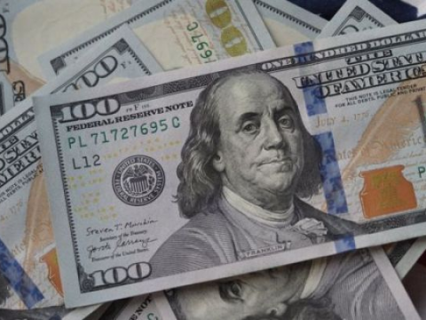 Mərkəzi Bankın bazara müdaxiləsi davam edir