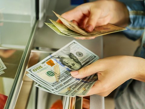 Valyuta əməliyyatlarına nəzarət gücləndirilir