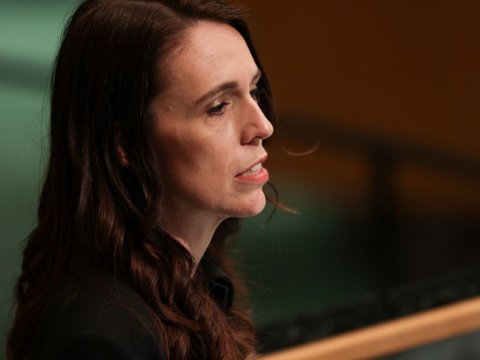 Təyyarə xarab oldu, baş nazir Antarktidada qaldı