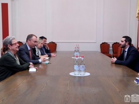 Klaar İrəvanda Türkiyəni müzakirə etdi