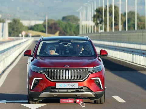 Ərdoğan yerli avtomobili sınaqdan keçirdi