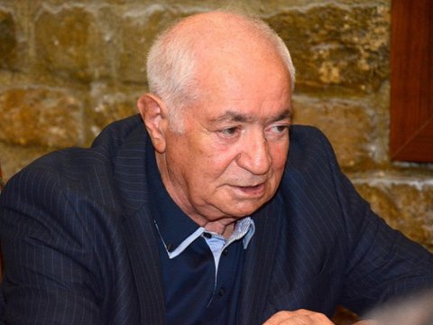 AYB qalmaqalına susan Vahid Əziz jurnalistləri İTTİHAM ETDİ