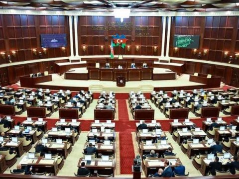 Komitə 26 məsələni plenar iclasa tövsiyə etdi