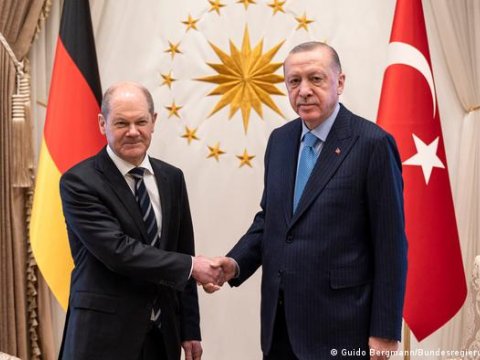 Ərdoğan Şoltsla Ukraynadakı vəziyyəti müzakirə etdi 