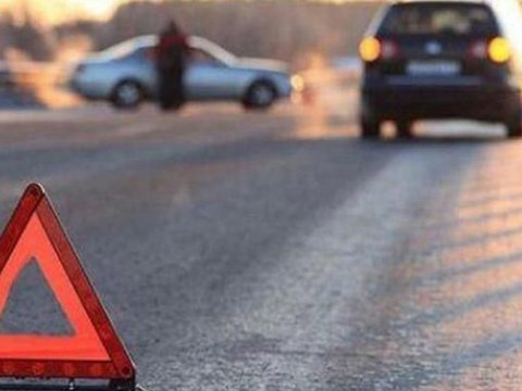 İki piyada yolu keçərkən öldü