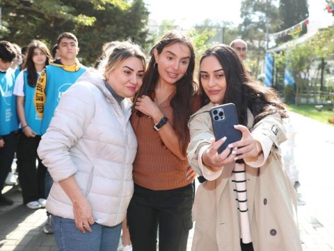 Leyla Əliyeva növbəti abad həyətin açılışında - FOTOLAR