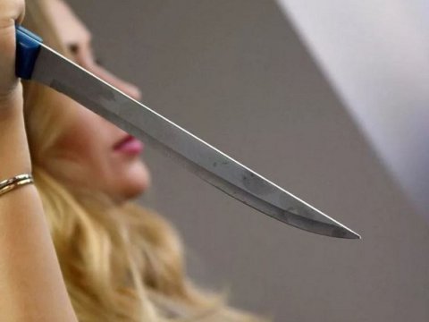 Bakıda qadın kişini BIÇAQLADI