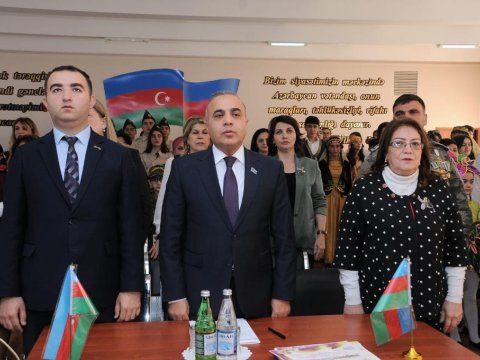 Azay Quliyev şəhid ailələri və qazilərlə görüşüb