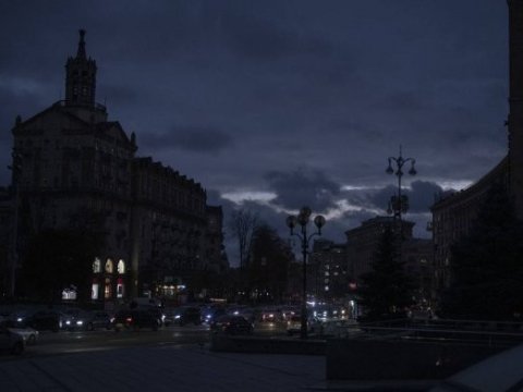 Kiyevdə 450 min mənzil işıqsız qalıb