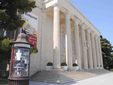 Teatrın işçilərinin maaşı 8 aydır verilmir? - Rəsmi açıqlama