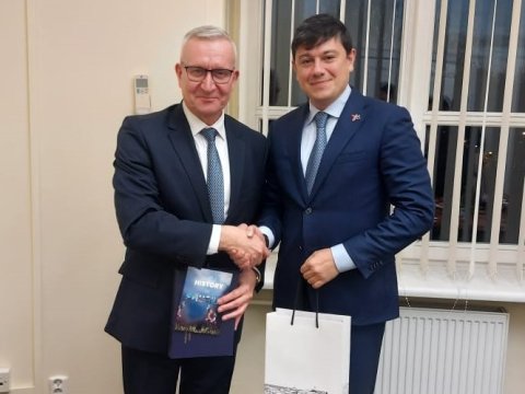 Fuad Muradov Polşada Komissiya sədrilə görüşüb