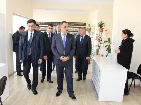İcra başçısı vətəndaşlara göstərilən xidmətlərlə maraqlanıb - FOTOLAR