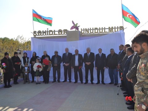 Füzulidə şəhidlərin xatirəsinə ucaldılmış abidənin açılışı olub - FOTOLAR