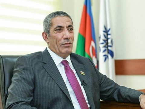 “Tələbələrin kəsrə görə pul ödəməsi rüşvətdir” - Siyavuş Novruzov