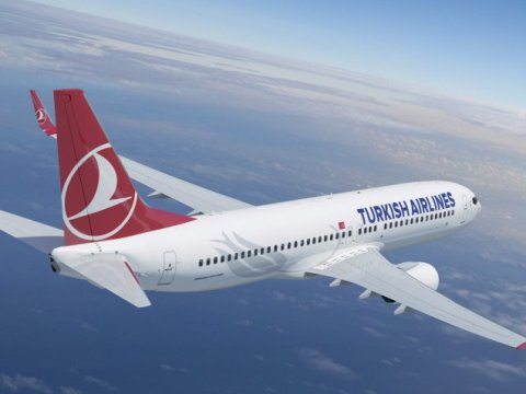 İstanbula uçan təyyarə təcili eniş etdi - Kuryoz olay