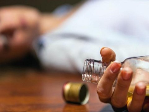 21 yaşlı qız dərmandan zəhərlənib öldü