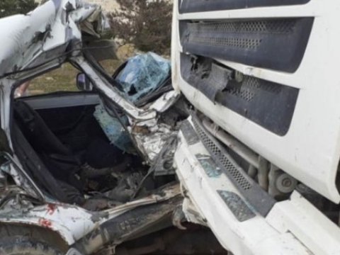 Həftəsonu yol qəzalarında 2 nəfər ölüb