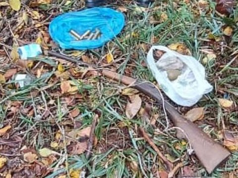 Qubada silah-sursat aşkarlandı