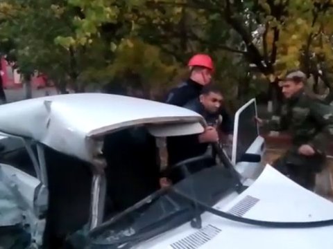 Qəzaya düşən şəxslər belə xilas olundu - VİDEO