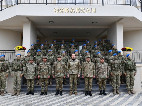 İlham Əliyev hərbçilərimizi TƏBRİK ETDİ