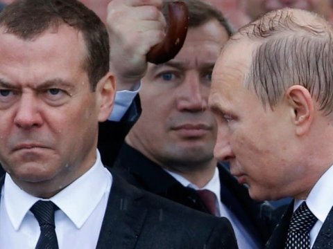 Putinin müavini “cəhənnəmin ali hökmdarı” ilə vuruşur