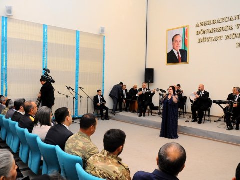 Naftalanda Zəfər Günü təntətəsi - FOTOLAR 