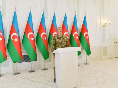 “Məscidləri dağıdanı müsəlman ölkələrinin rəhbərləri qucaqlayıb öpə bilər?”  