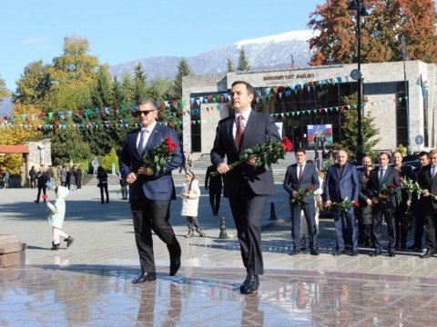 Novruz Aslanov Zəfər gününü sakinlərlə birgə qeyd etdi