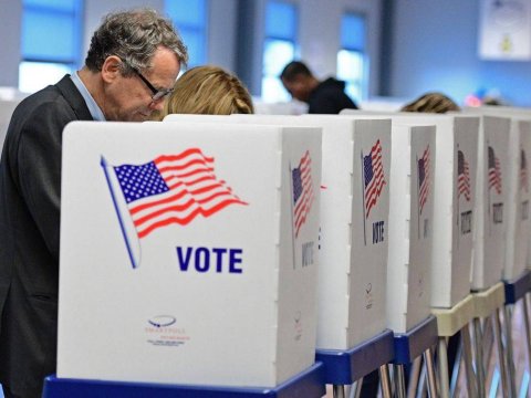 Respublikaçılar seçkilərdə Demokratları geridə qoydu