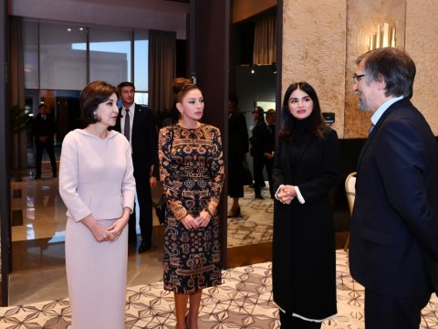 Mehriban Əliyeva “Özbəkistanın rəngləri” adlı sərgidə - FOTOLAR