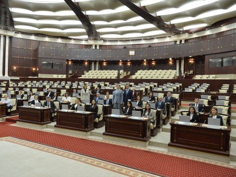 Prokurorluq əməkdaşları parlamentdə - FOTO