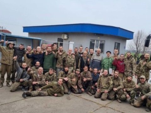 45 ukraynalı hərbçi əsirlikdən azad edildi