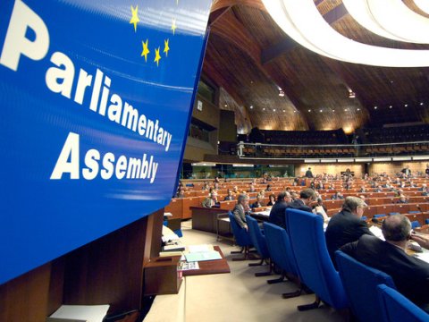 Deputatlar Parisə gedir