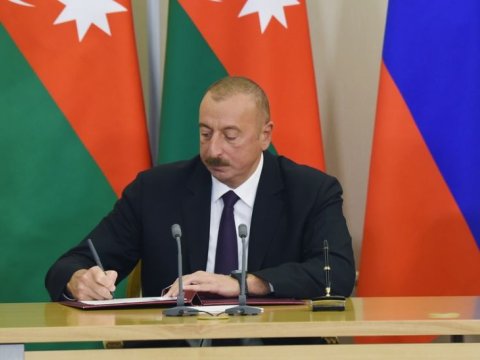 İdmanın inkişafında xidmətləri olanlar “Tərəqqi” medalı aldılar