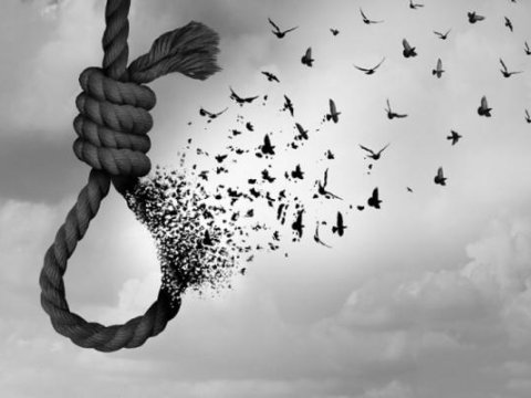 Atasının evində özünü mələfə ilə asdı