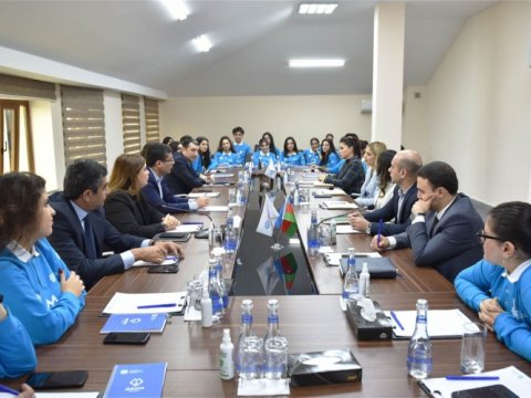 Əhməd İsamyılov media könüllülərlə görüşdü