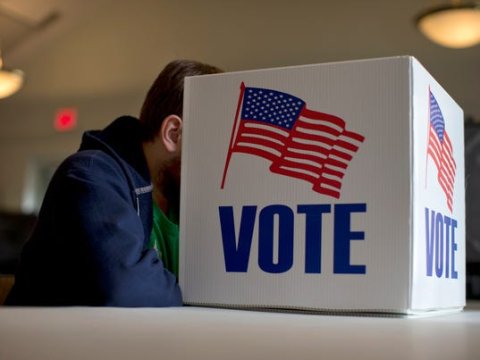 ABŞ seçkilərində maraqlı ənənə - Qalib qəpik atılaraq seçildi