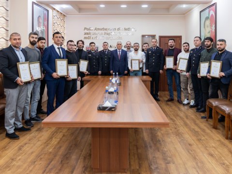 Vilayət Eyvazov blogerləri mükafatlandırdı - FOTO